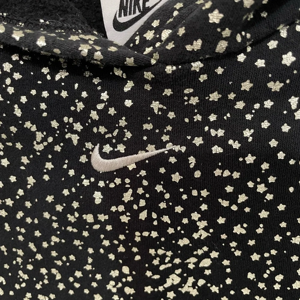 Nike Girls M long sleeve Pullover Black Silver Metallic stars Print hoodie